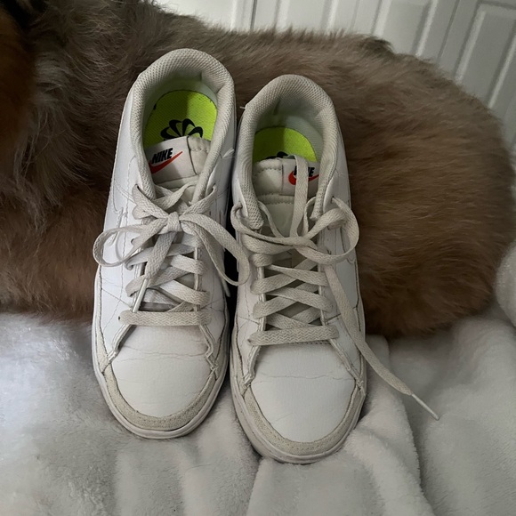 Nike White Sneakers - Picture 3 of 4